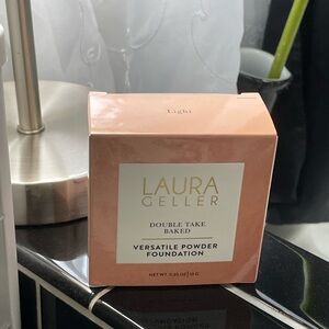 Laura Geller double take baked powder foundation